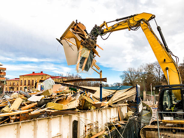 Best Yard Cleanup Services  in Lakewood, CA
